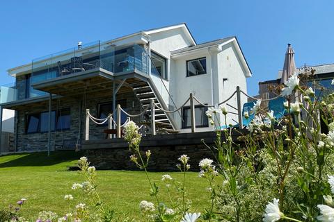 17 Silvershell Road, Port Isaac, PL29 3SN