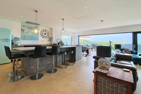 17 Silvershell Road, Port Isaac, PL29 3SN