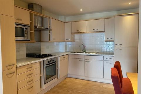 3 bedroom flat to rent - Lochend Close, Canongate, Edinburgh, EH8