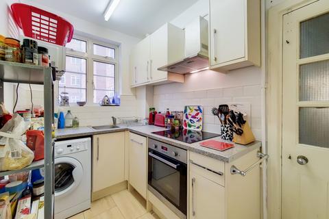 1 bedroom flat for sale, Latymer Court, Hammersmith Road, London, W6