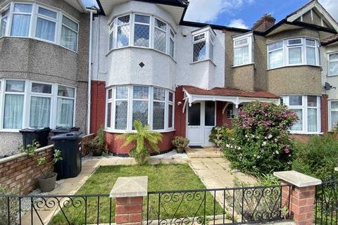4 bedroom semi-detached house to rent, Eton Road, Ilford