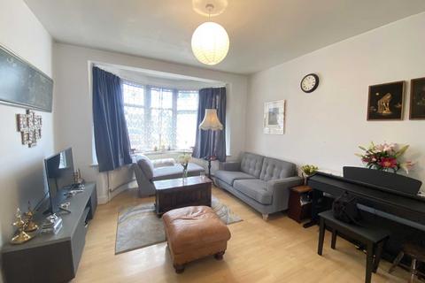 4 bedroom semi-detached house to rent, Eton Road, Ilford