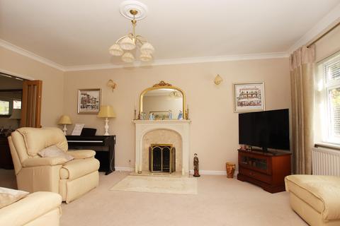 75 Clos Brenin, Brynsadler, Pontyclun, CF72 9GA