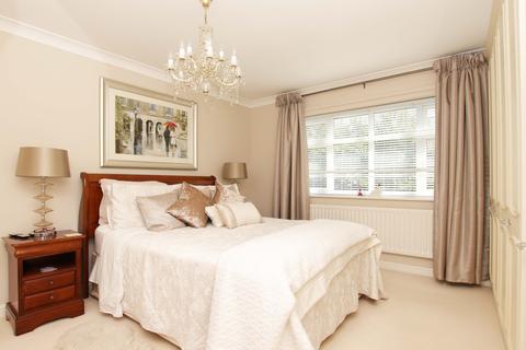 75 Clos Brenin, Brynsadler, Pontyclun, CF72 9GA