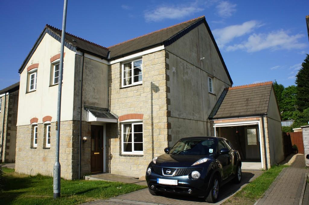 Kelly Bray, Callington 3 bed detached house £795 pcm (£183 pw)