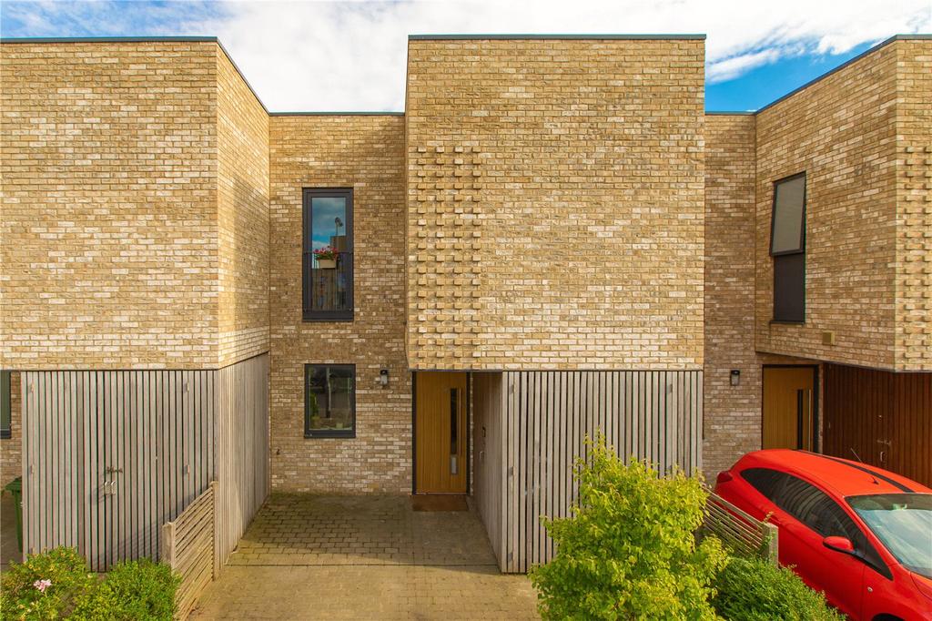 Lapwing Avenue