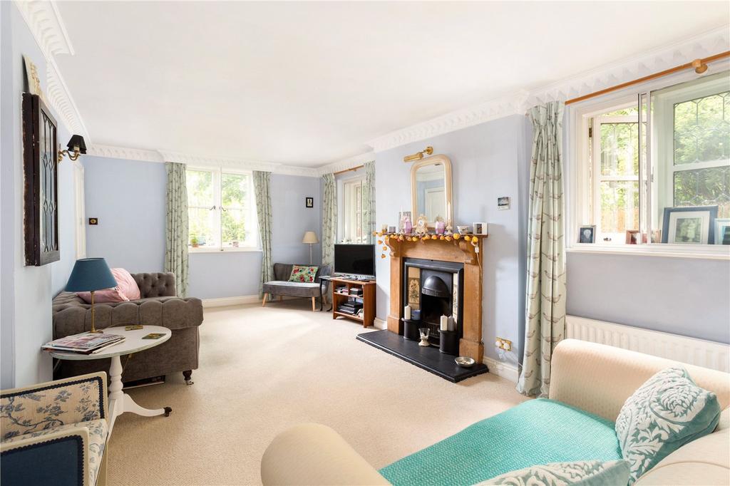 Portsmouth Road, Guildford, Surrey, GU2 3 bed terraced house - £649,950