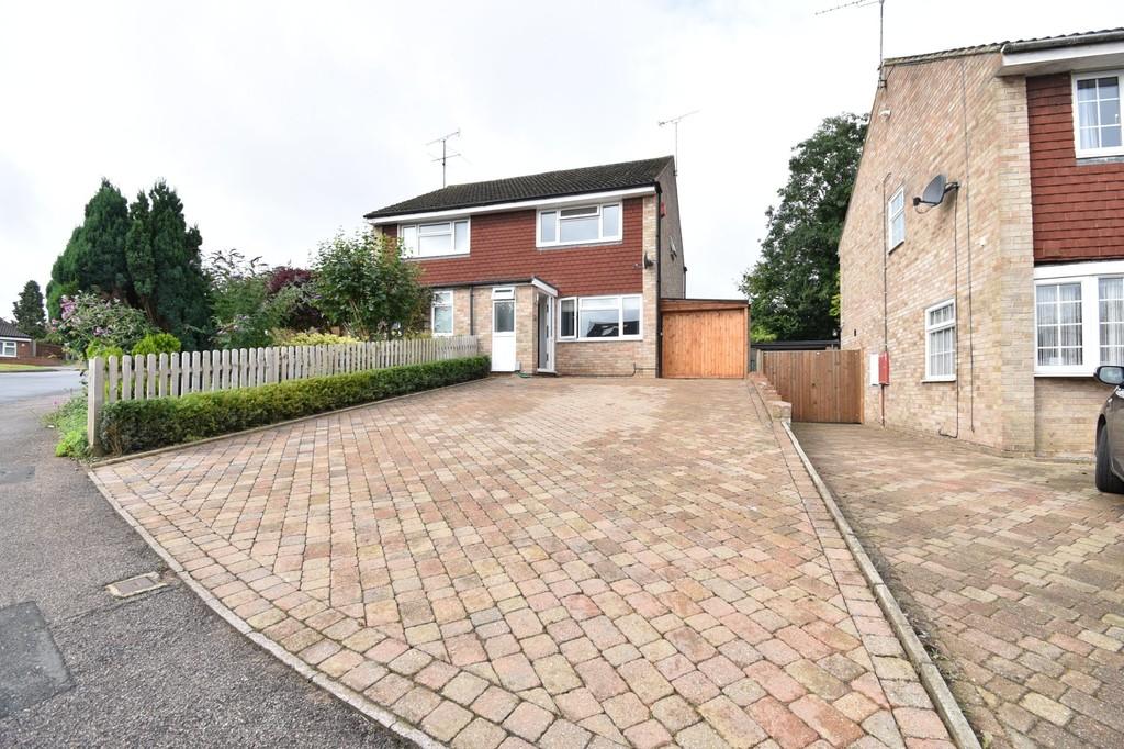 Orchard Way, Knebworth 2 bed semidetached house £390,000