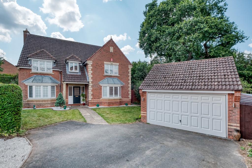 Defford Close, heath, Redditch B97 5WR 5 bed detached house £550,000