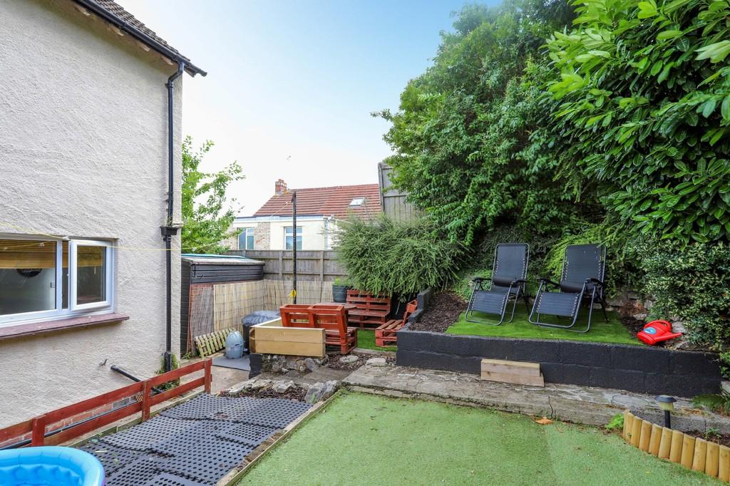 Gothic Road, Newton Abbot 3 bed semidetached house £240,000