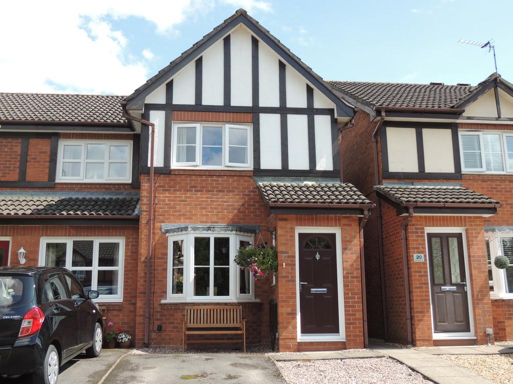 Beechfield Drive, Middlewich 2 bed semidetached house £165,000