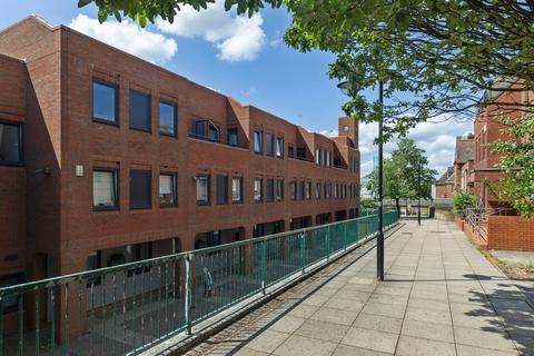 2 bedroom apartment to rent, Abbey House