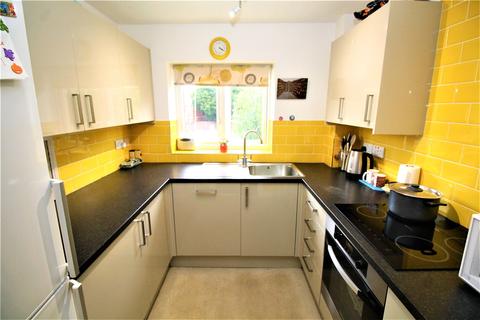 2 bedroom apartment for sale - Cunningham Close, Chadwell Heath, RM6