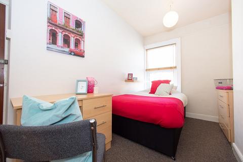 5 bedroom townhouse to rent - 21 Hessle Terrace, Hyde Park, Leeds, LS6 1EQ