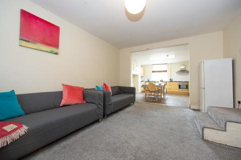 8 bedroom terraced house to rent, 22 Manor Terrace, Headingley, Leeds, LS6 1BU