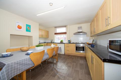 8 bedroom terraced house to rent, 22 Manor Terrace, Headingley, Leeds, LS6 1BU