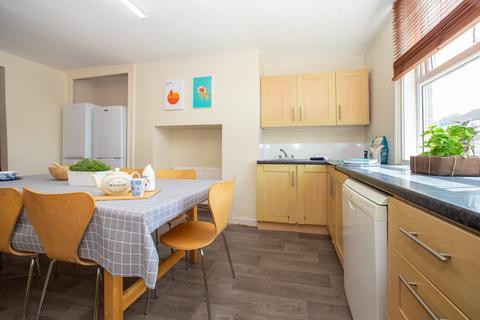 8 bedroom terraced house to rent, 22 Manor Terrace, Headingley, Leeds, LS6 1BU