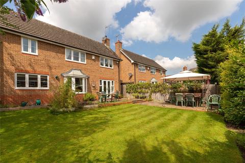 7 Bernadine Close, Warfield, Bracknell, RG42 3DU