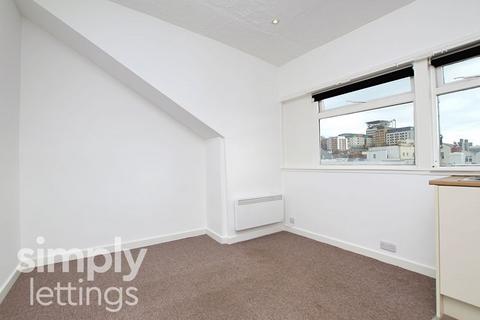 Studio to rent, Burlington Street, Brighton