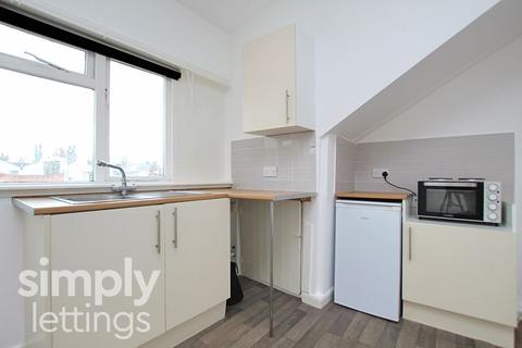 Studio to rent, Burlington Street, Brighton