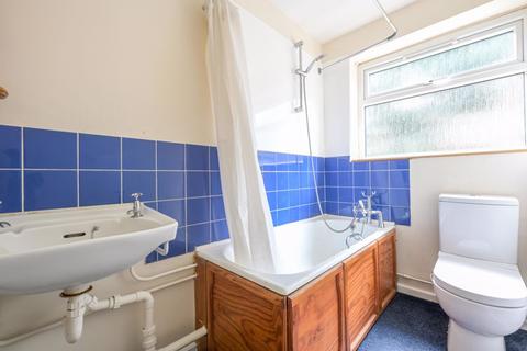 49 Vicarage Fields, Walton-on-thames, KT12 2EN