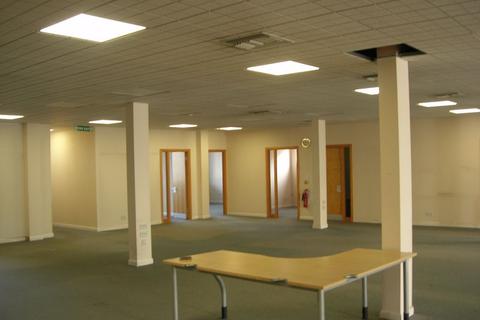 Office to rent - The Broadway, Chesham