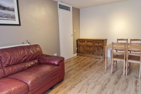 2 bedroom apartment to rent, Seymour Close, Selly Park, Birmingham, B29 7JD