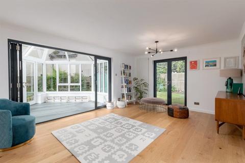 8 Burnside, Eddleston, Peebles, EH45 8RH