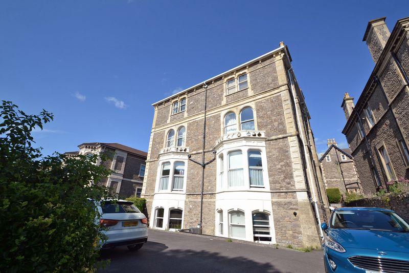 Victoria Road, Clevedon 1 bed apartment £750 pcm (£173 pw)