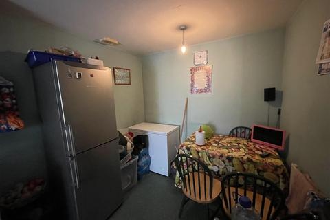 109 Burnside Avenue, London, E4 8YW