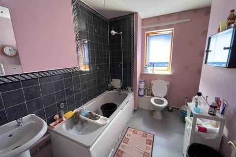 109 Burnside Avenue, London, E4 8YW