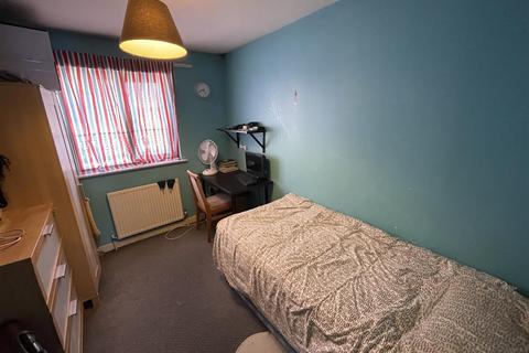 109 Burnside Avenue, London, E4 8YW