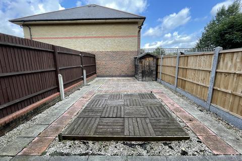 109 Burnside Avenue, London, E4 8YW
