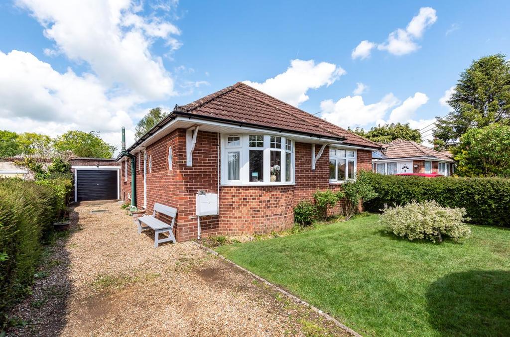 Linden Grove, Chandlers Ford 3 bed detached bungalow £495,000