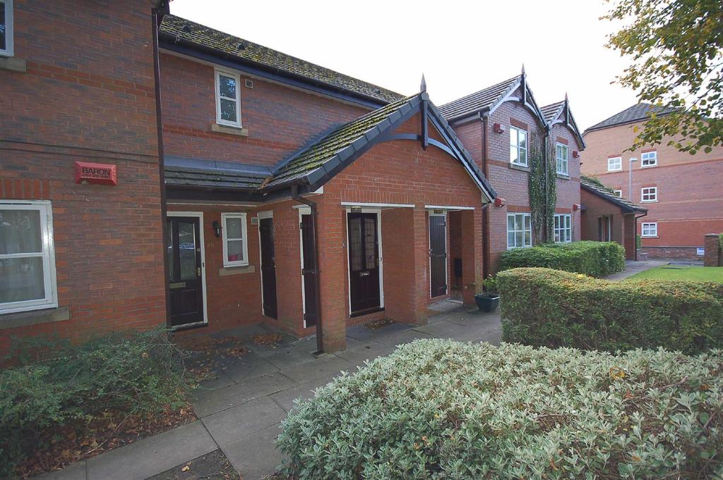 Burton Road, Withington 2 bed flat £725 pcm (£167 pw)