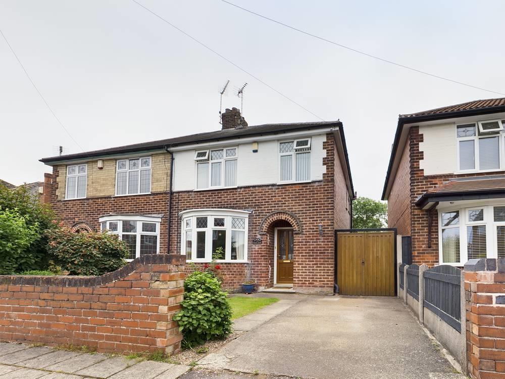 Matlock Avenue, Mansfield 3 bed semidetached house £220,000