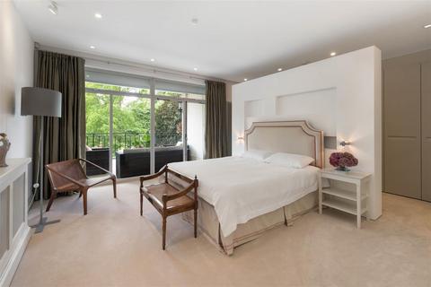 3 bedroom apartment to rent, St. James's Place SW1