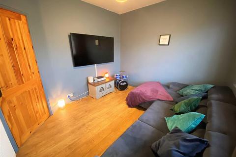 4 Dronfield Road, Manchester, M22 4AW
