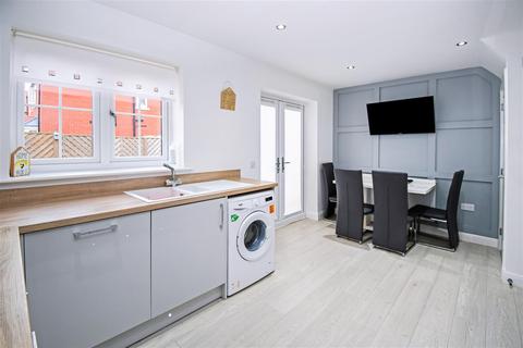 9 Furlong Drive, Kingswood, Hull, HU7 3FL