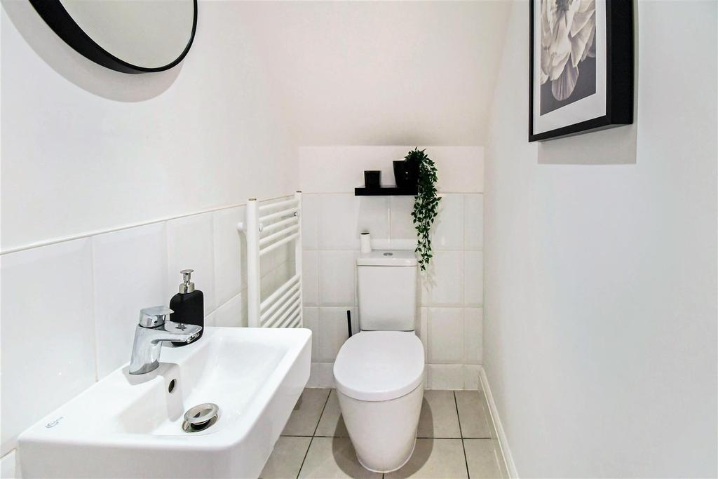 Cloakroom/Wc