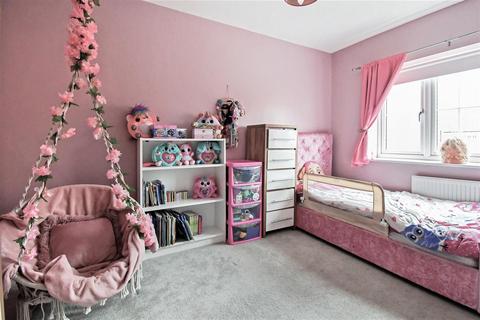 9 Furlong Drive, Kingswood, Hull, HU7 3FL