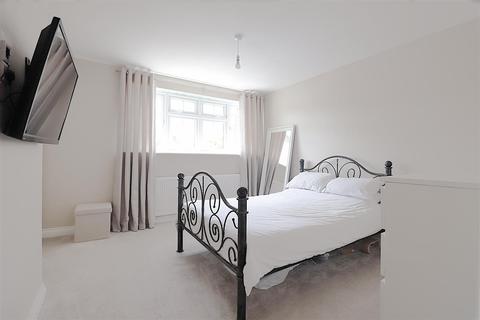 22 The Vyne, Bexleyheath, DA7 6DZ