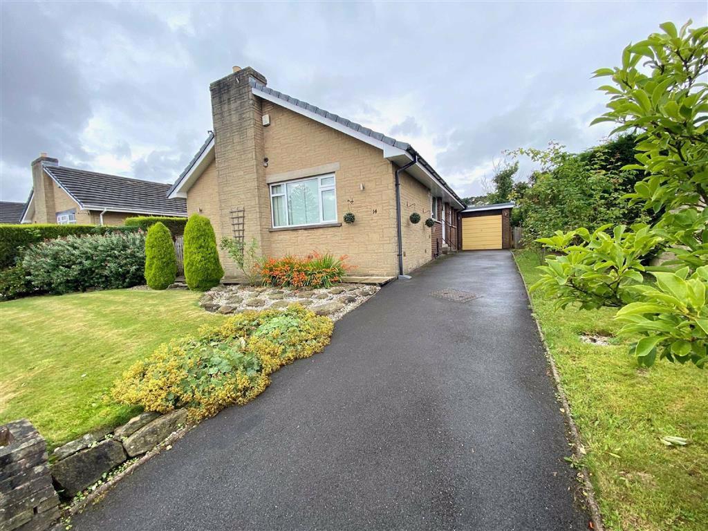Gleneagles Way, Fixby, Huddersfield, HD2 3 bed detached bungalow £325,000