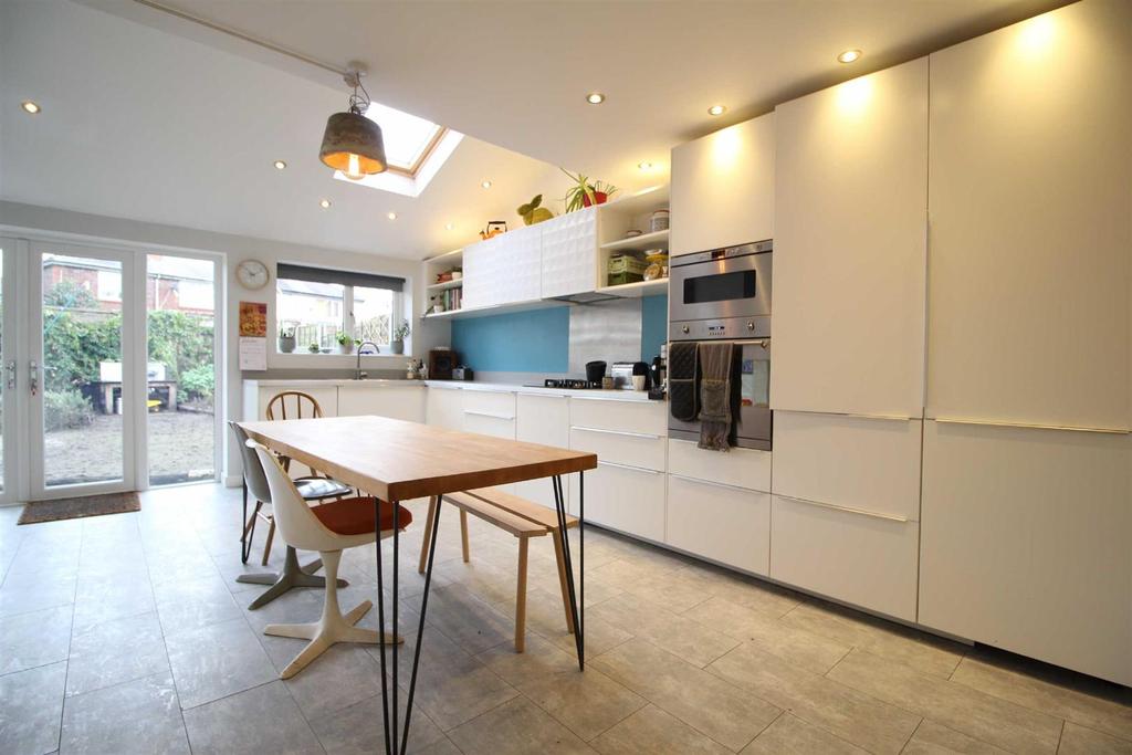 Lundy Avenue, Chorlton 3 bed semidetached house £285,000