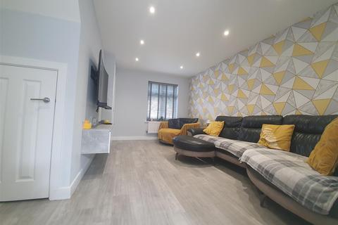 11 Keytes Way, Great Blakenham, Ipswich, IP6 0NE