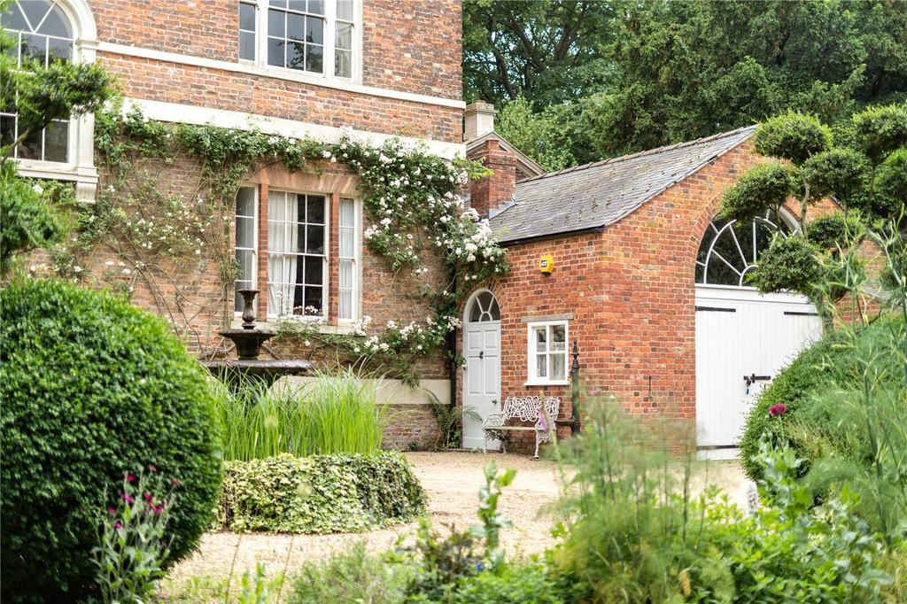 Rear Courtyard