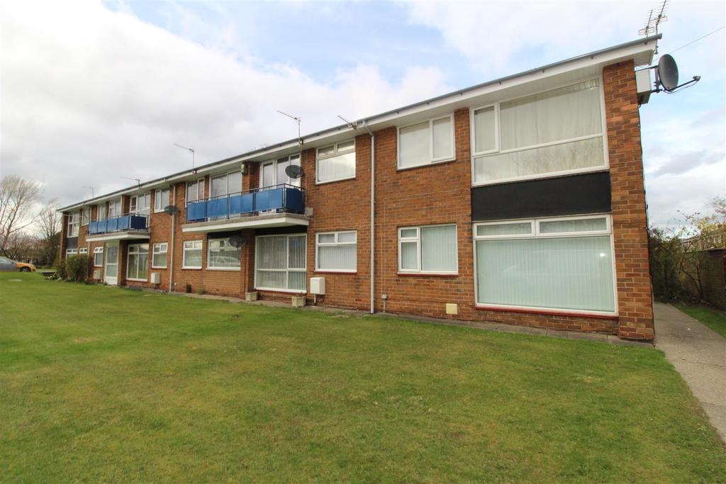 Kearsley Close, Seaton Delaval... 1 bed flat £40,000