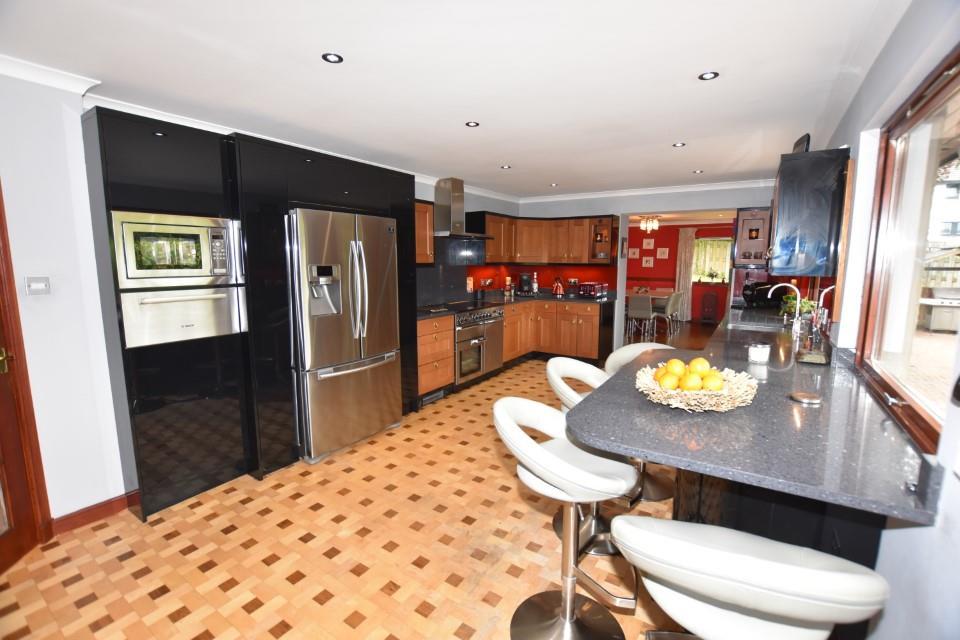 Kitchen (Custom).JPG