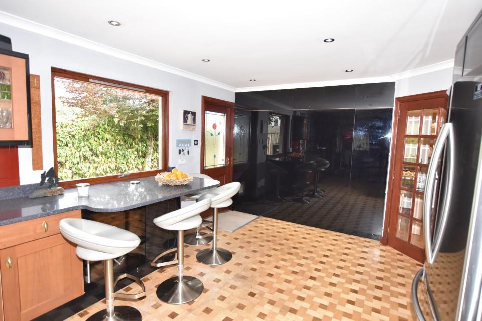 Kitchen (3) (Custom).JPG