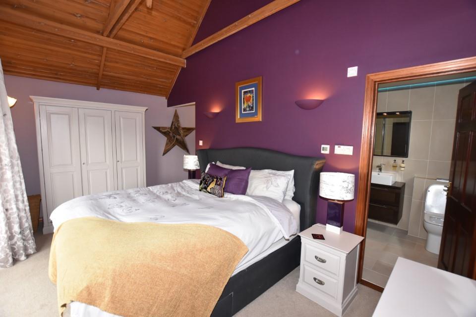 Master Bedroom (2) (Custom).JPG